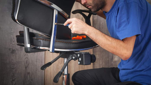 ¿Merece la pena reparar una silla de oficina?